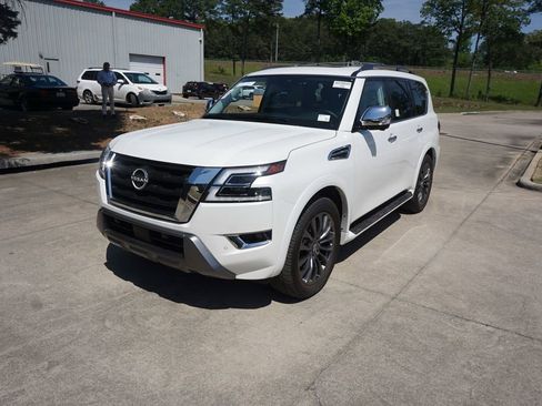 Used 2024 Nissan Armada Platinum w/ Captain's Chairs Package image 27