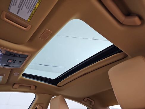 Used 2025 Lexus ES 350 w/ Premium Package FWD image 29