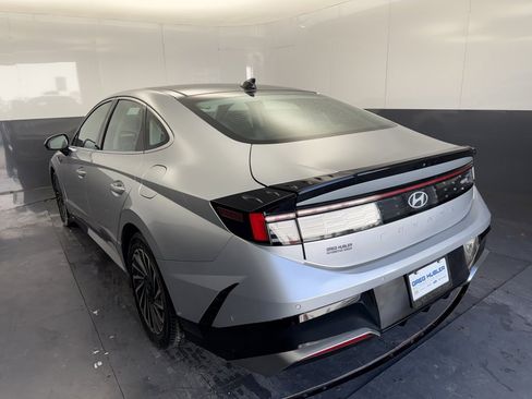 Used 2024 Hyundai Sonata Limited image 2