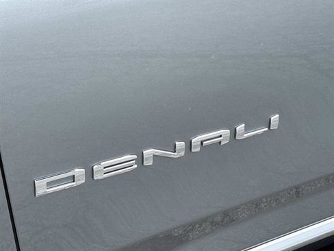 New 2026 GMC Yukon XL Denali w/ Denali Reserve Package AWD/4WD image 13