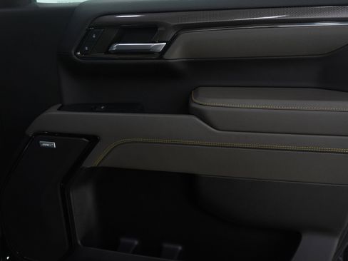 Used 2024 Chevrolet Silverado 1500 ZR2 w/ Technology Package image 9