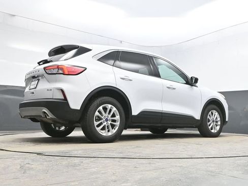 Used 2022 Ford Escape SE w/ Cold Weather Package image 40
