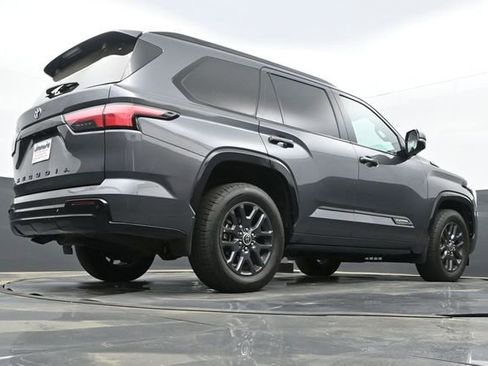Used 2023 Toyota Sequoia Platinum image 11