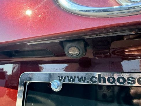 Used 2018 Toyota Highlander XLE AWD/4WD image 11