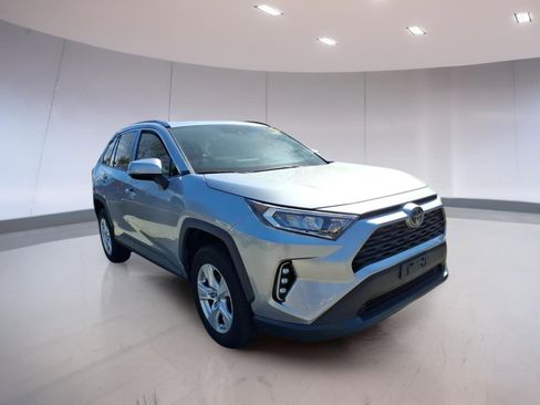 Used 2019 Toyota RAV4 XLE AWD/4WD image 1