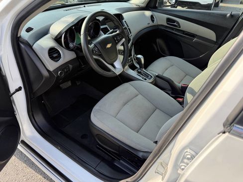 Used 2013 Chevrolet Cruze LT image 8