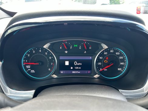 Used 2023 Chevrolet Traverse RS FWD image 26