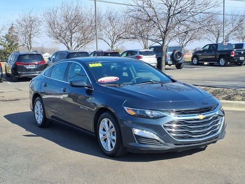Used 2020 Chevrolet Malibu LT image 3