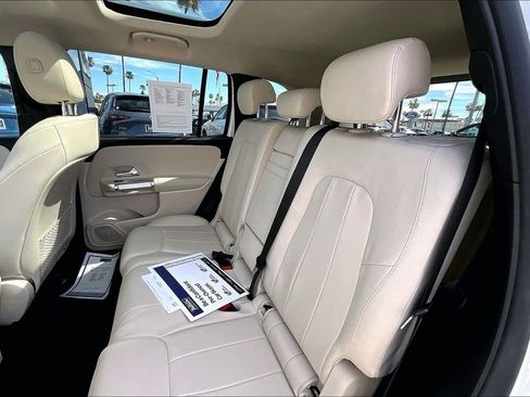Used 2022 Mercedes-Benz GLB 250 image 15