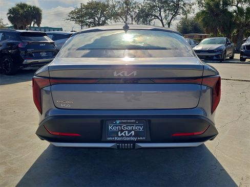 New 2025 Kia K4 LXS image 7