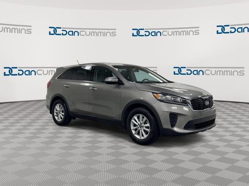 Used 2019 Kia Sorento FWD image 2