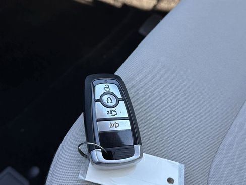 Used 2019 Ford Fusion SE w/ Equipment Group 151A image 30