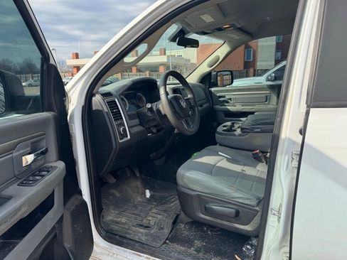 Used 2019 RAM 1500 Classic SLT image 13