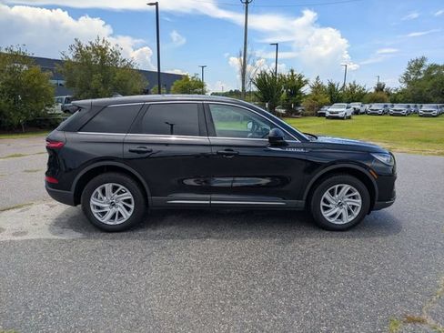 Used 2025 Lincoln Corsair FWD image 2