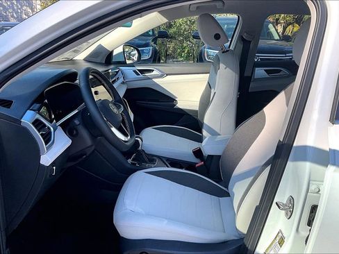 New 2026 Volkswagen Taos SE FWD image 21