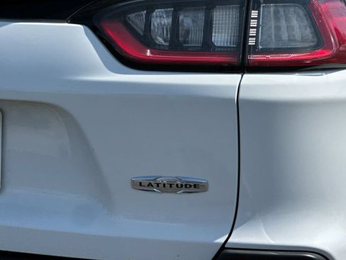 Used 2019 Jeep Cherokee Latitude Plus FWD image 25