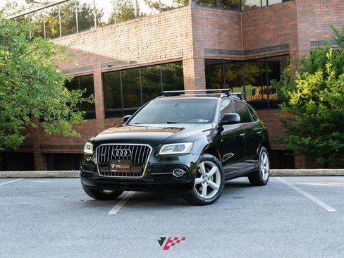 Used 2017 Audi Q5 2.0T Premium Plus w/ Technology Package AWD/4WD image 1