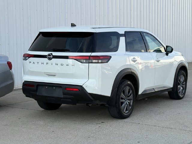 Used 2024 Nissan Pathfinder S w/ Cargo Package FWD image 4