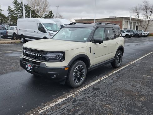 New 2025 Ford Bronco Sport Outer Banks w/ Outer Banks Tech Package+ image 2
