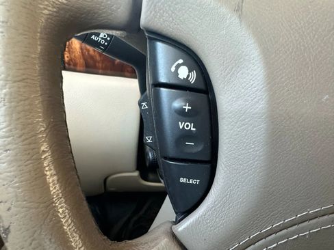 Used 2004 Jaguar XJ8 image 18