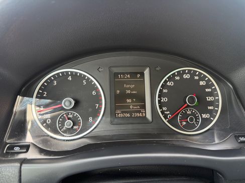 Used 2011 Volkswagen Tiguan 2WD image 14