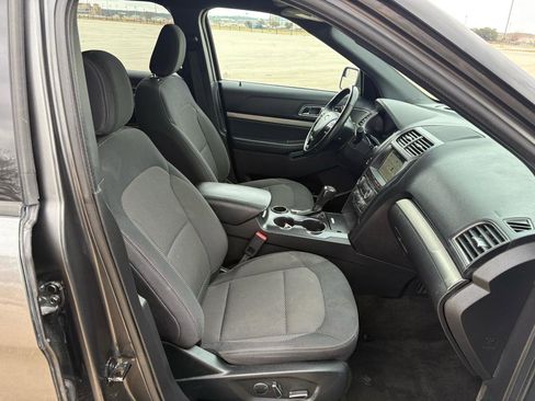 Used 2018 Ford Explorer XLT w/ Equipment Group 201A image 12