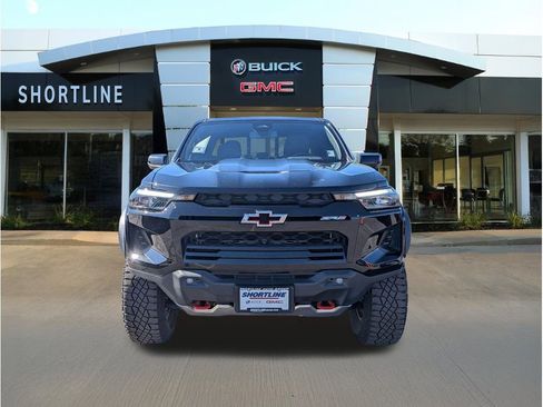 Used 2024 Chevrolet Colorado ZR2 w/ Technology Package AWD/4WD image 10