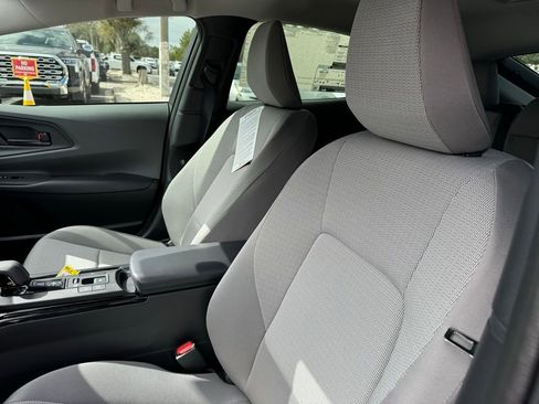 New 2024 Toyota Prius LE image 32