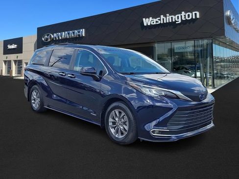 Used 2021 Toyota Sienna XLE w/ XLE Plus Package AWD/4WD image 1