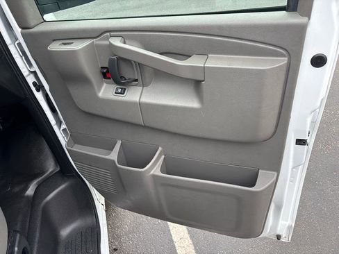 Used 2021 Chevrolet Express 2500 w/ Driver Convenience Package RWD image 28
