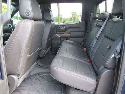Used 2022 Chevrolet Silverado 1500 High Country w/ Technology Package AWD/4WD image 39