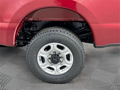 New 2026 Ford F250 XLT w/ FX4 Off-Road Package image 16