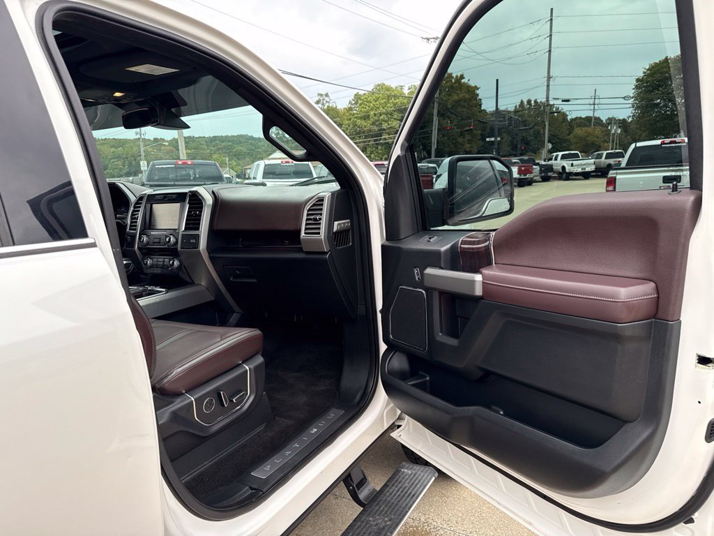 Used 2015 Ford F150 Platinum w/ Equipment Group 701A Luxury AWD/4WD image 44