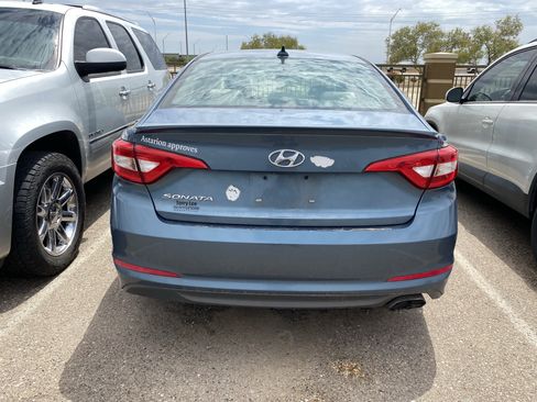 Used 2017 Hyundai Sonata SE w/ Cargo Package FWD image 3