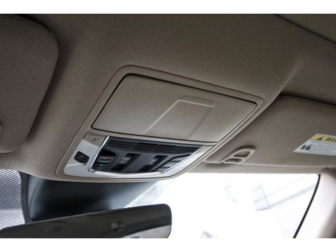 Used 2023 Acura MDX FWD image 25