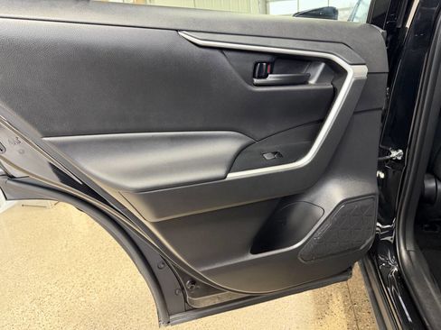 Used 2022 Toyota RAV4 LE image 25