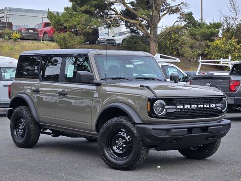 New 2026 Ford Bronco Big Bend image 2