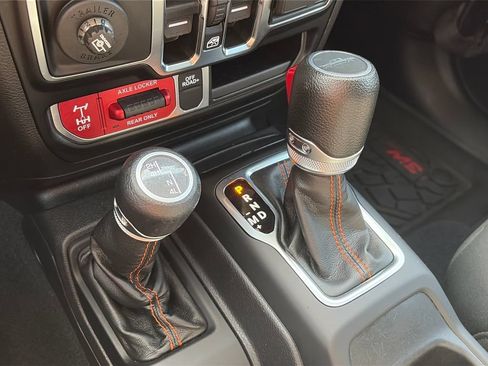 Used 2022 Jeep Gladiator Mojave w/ Cold Weather Group AWD/4WD image 21