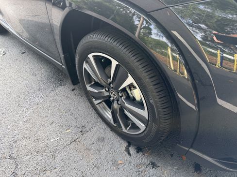 Certified 2026 Lexus UX 300h FWD image 11