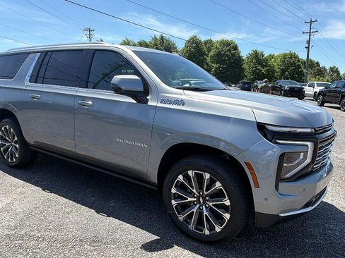 New 2026 Chevrolet Suburban High Country AWD/4WD image 3