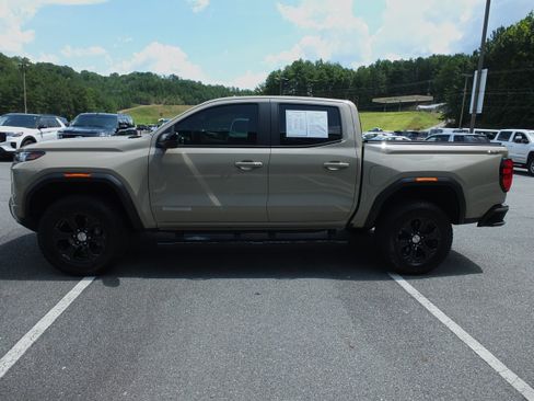 Used 2024 GMC Canyon Elevation w/ Elevation Premium Package AWD/4WD image 6