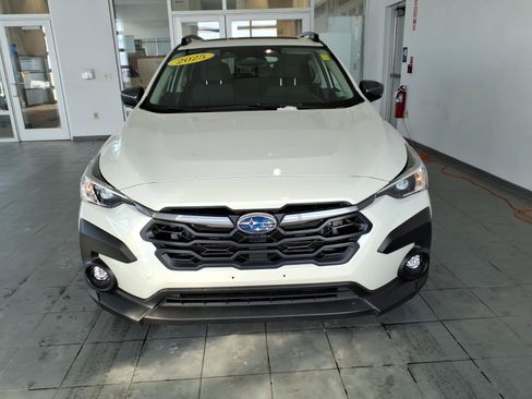 Used 2025 Subaru Crosstrek 2.0i Premium image 2