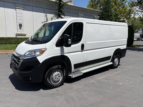 Used 2025 RAM ProMaster 2500 w/ U-Haul Equipment Group FWD image 2