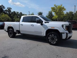 Used 2025 GMC Sierra 2500 Denali Ultimate w/ Max Trailering Package AWD/4WD video 2