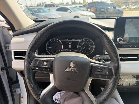 Used 2022 Mitsubishi Outlander SEL AWD/4WD image 20