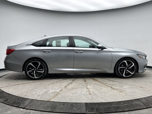 Used 2019 Honda Accord Sport image 6