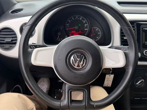 Used 2012 Volkswagen Beetle 2.5 FWD image 23