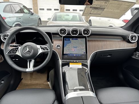 Used 2026 Mercedes-Benz GLC 300 4MATIC image 10
