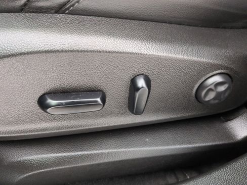 Used 2019 Buick Envision Essence image 19