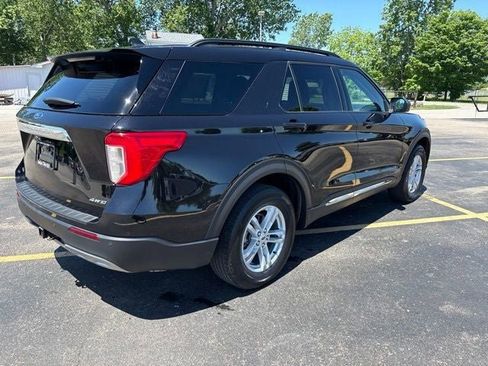 Used 2024 Ford Explorer XLT w/ Equipment Group 202A AWD/4WD image 3